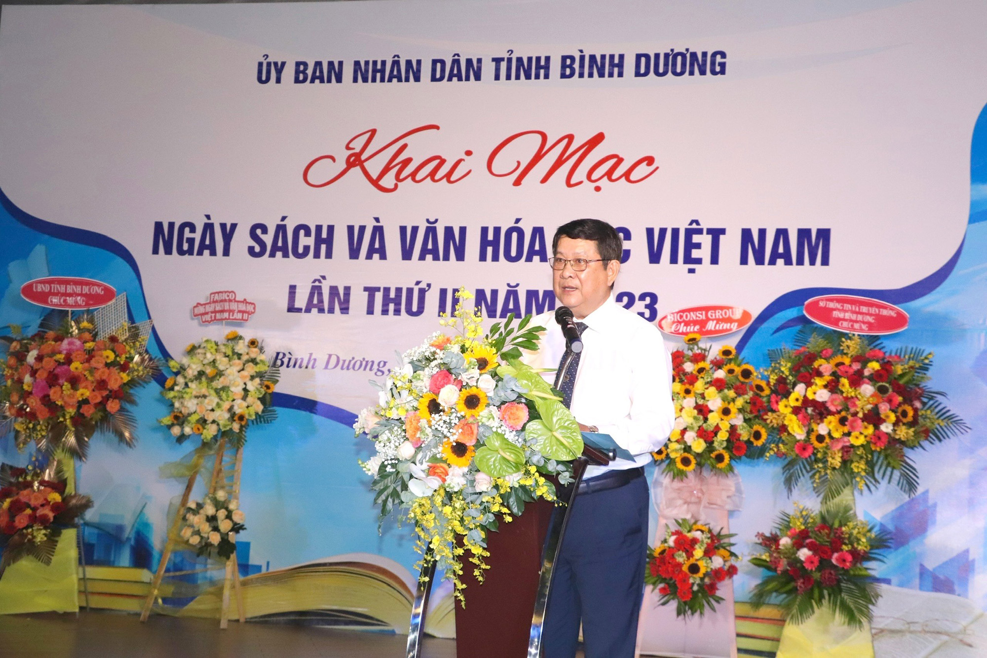 Đồng chí Lê Văn Khánh – Phó Giám đốc Sở Thông tin và Truyền thông phát biểu tại lễ khai mạc.